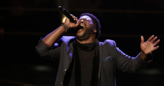 Chris Weaver '10 performing on NBC's The Voice.