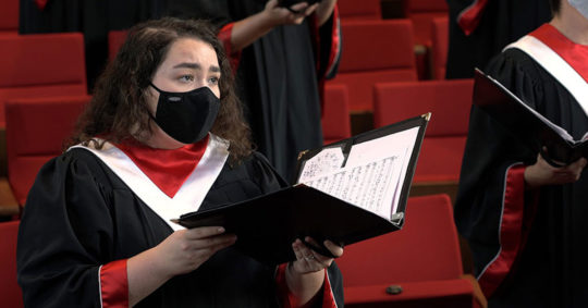 Central College A Cappella Choir Performs “Homeward Bound”